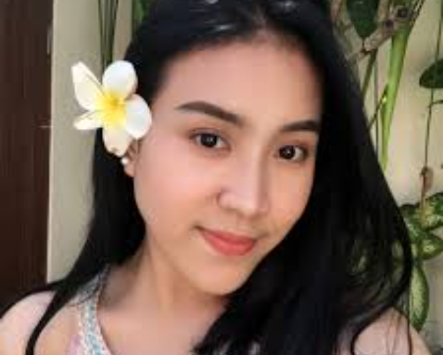 Profil Lengkap Selebgram Putri Ayu Keke